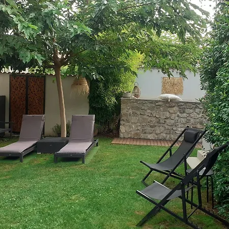Maison d'hôtes Sous Le Tilleul à *