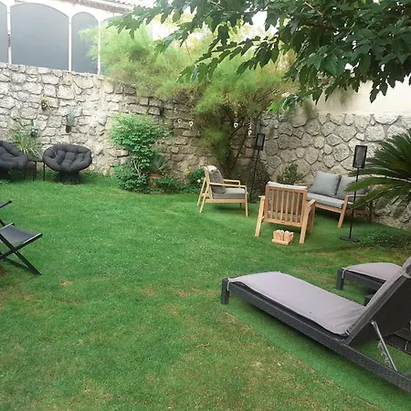 Maison d'hôtes Sous Le Tilleul à *